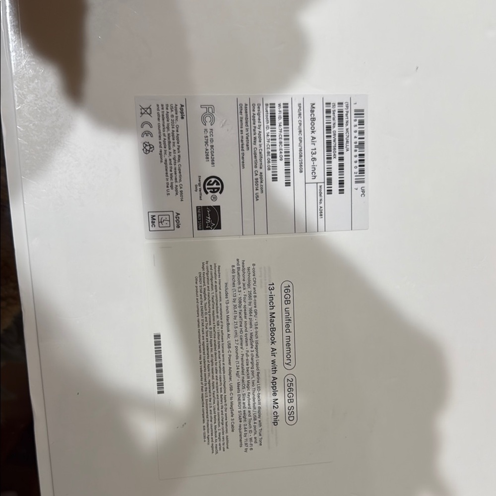 Apple MacBook Air 13-Inch - White